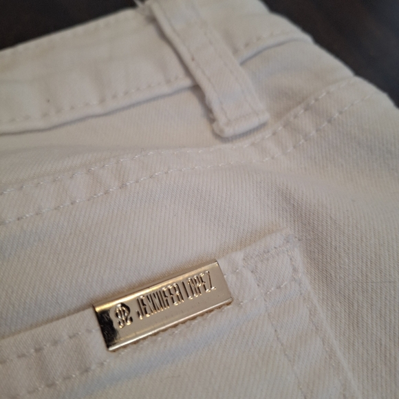 2000s JENNIFER LOPEZ white Denim capris - Picture 6 of 7